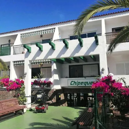 Bright & Stylish In Chipeque, Cristianos * ארונה